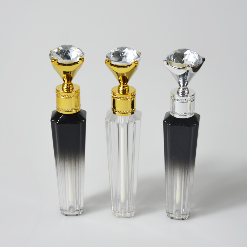 High Quality Clear Plastic Lip Gloss Tube 2ml Capacity with Gold Top for Private Label Skin Care for Cosmetics and Lipstick