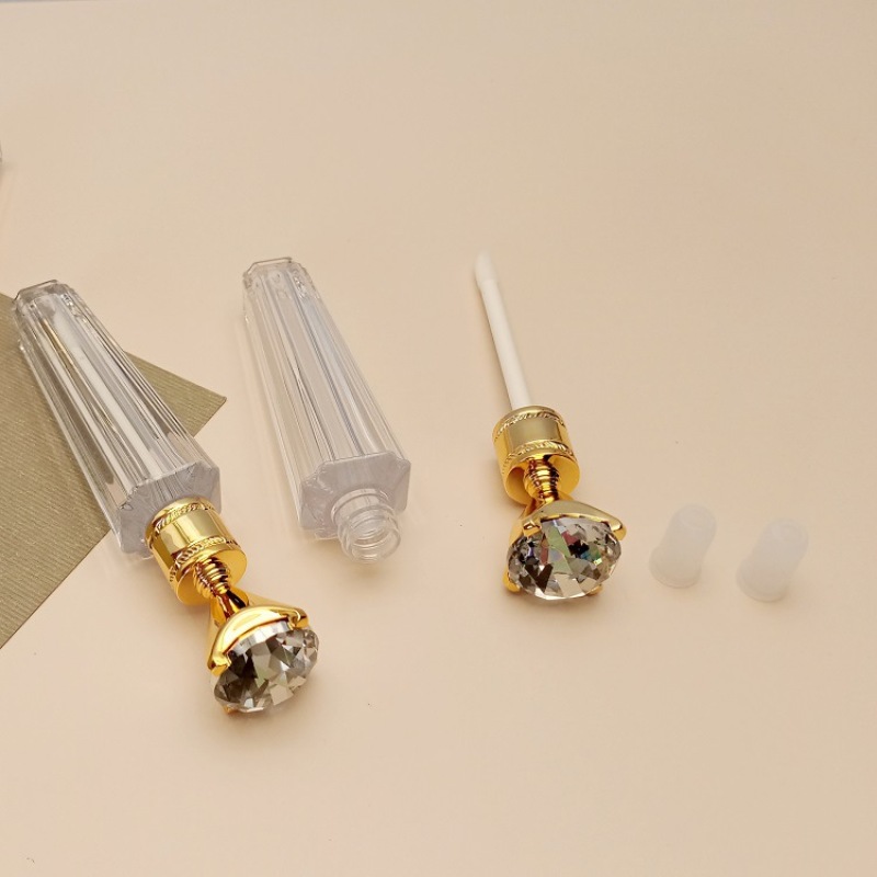 High Quality Clear Plastic Lip Gloss Tube 2ml Capacity with Gold Top for Private Label Skin Care for Cosmetics and Lipstick