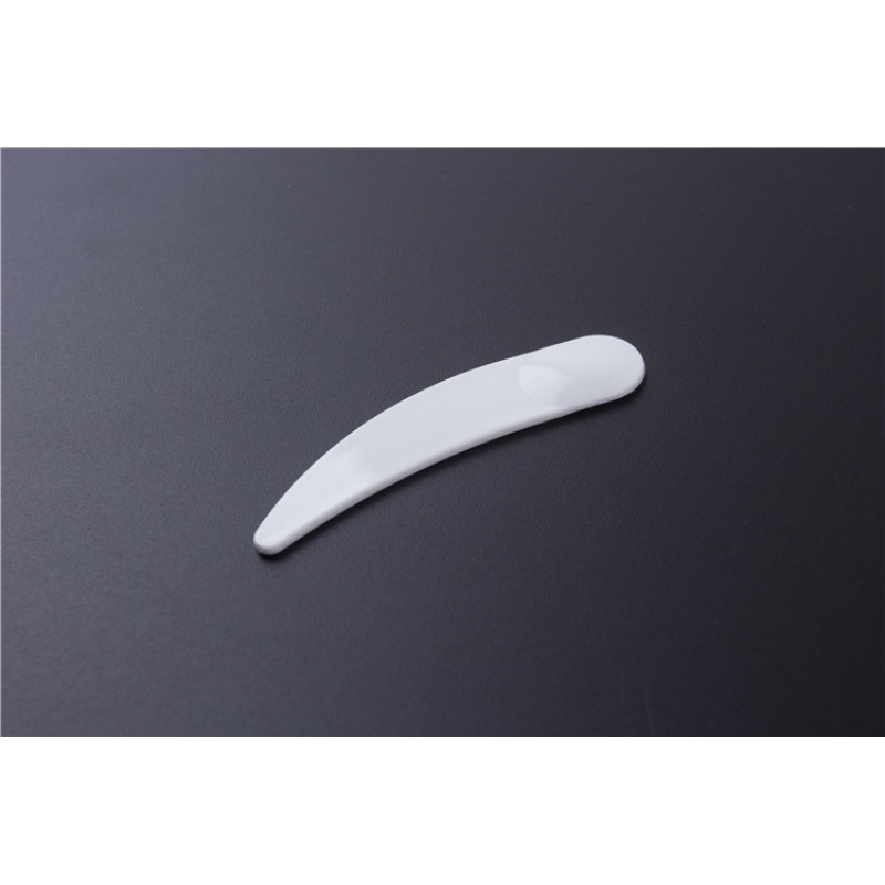 2023 Hot Sale Hangzhou Plastic Cosmetic Spatula With Logo,6cm Moon Shape Curved Spatula,embossed logo Spatula