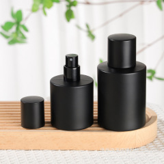 High Luxury 30ml 50ml Matte Black Round Flat Shoulder Glass Spray Perfume Bottle