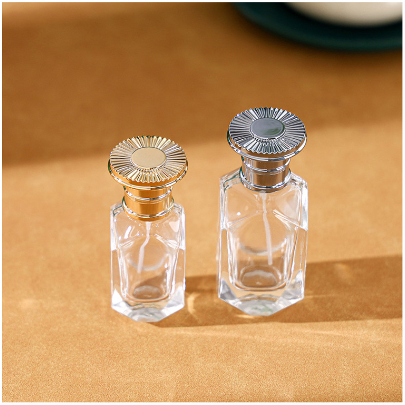 Custom Unique Shape Transparent Glass Perfume Bottle 30ml 50ml Gold Silver Black Sprayer with Luxury Round Cap