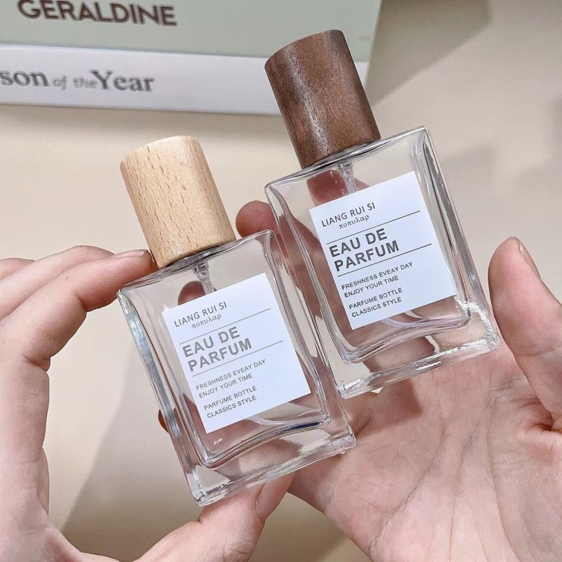 Refillable Empty Perfume Bottles 30ml 50ml Thick Bottom Square Glass Perfume Bottles with High-end Wooden Caps
