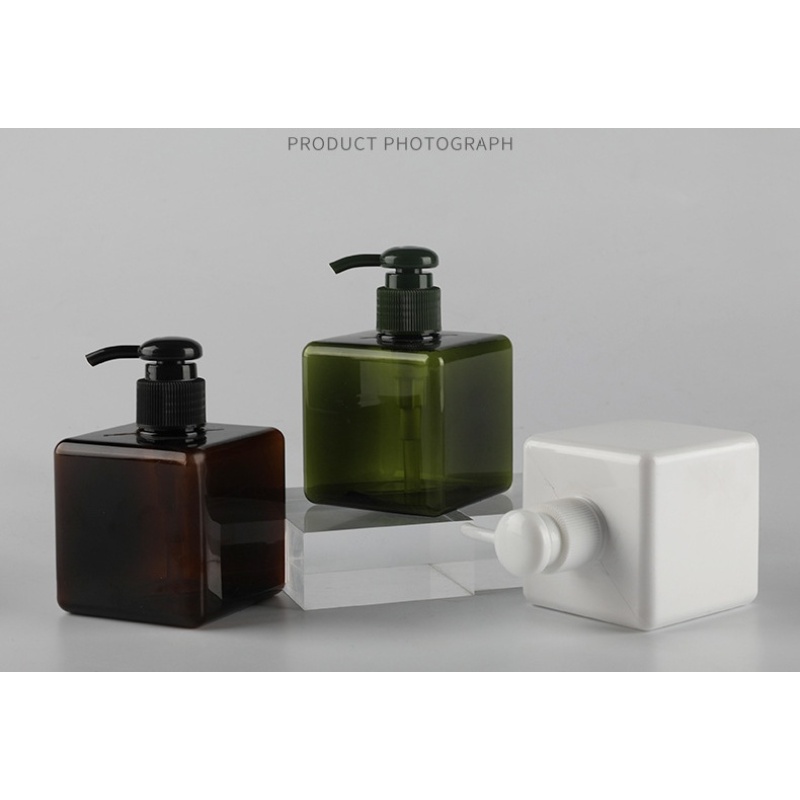 2024 Wholesale High Quality Refillable square Spray Pet Plastic Bottles With Pump for Cosmetic