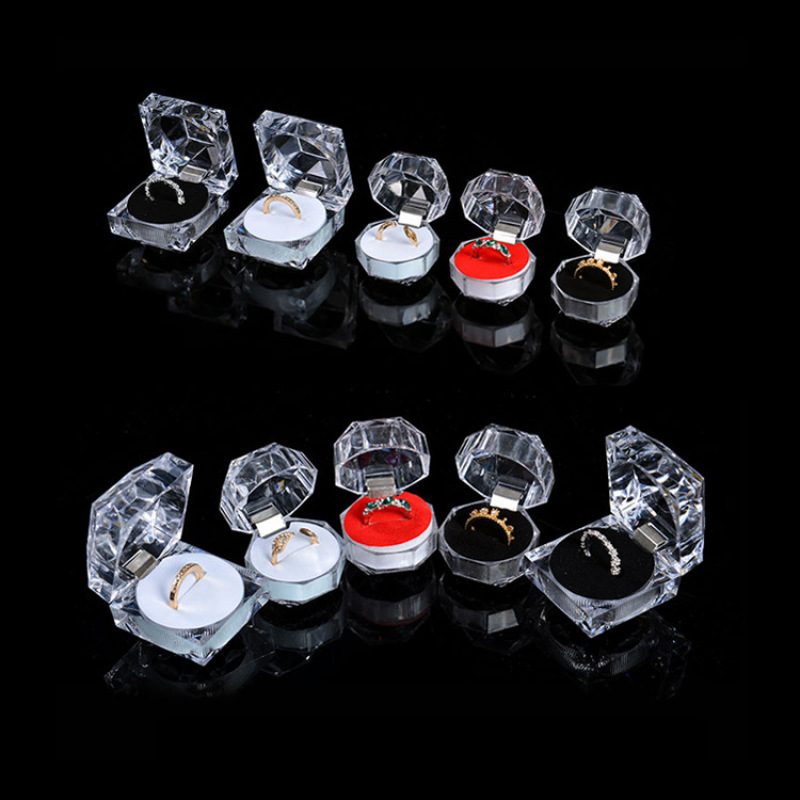 Clear Crystal Jewelry Case Travel Cosmetic Storage Trinket Box Plastic Ring Display Case Gift Wrap for Ring Pendant Storage