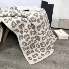 Thicken blanket leopard plus velvet jacquard blanket bedroom office warm sofa nap blanket/