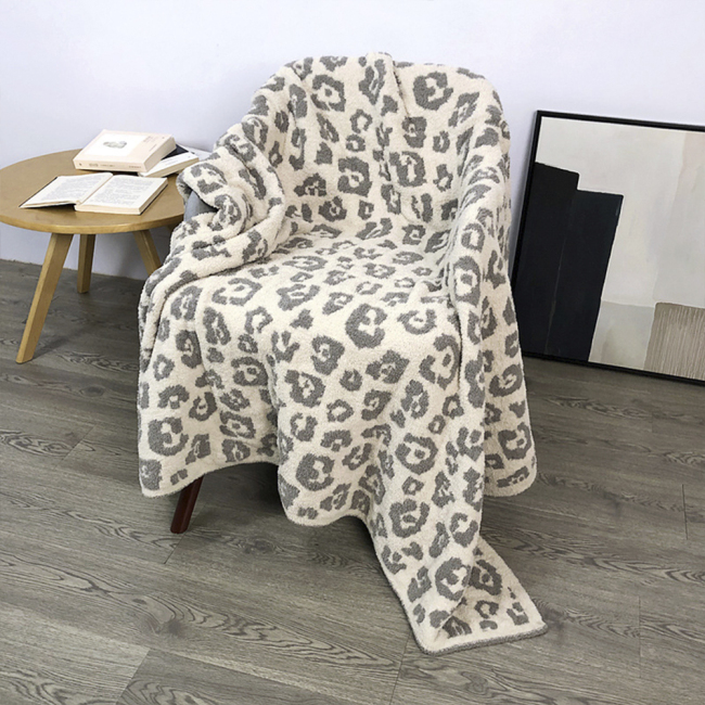Thicken blanket leopard plus velvet jacquard blanket bedroom office warm sofa nap blanket/