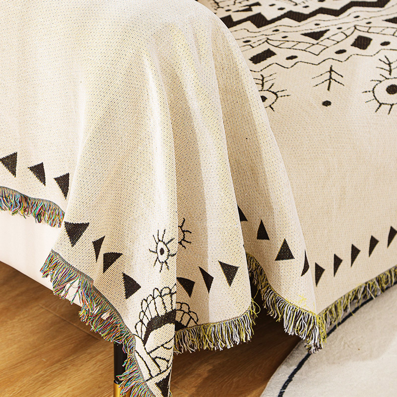 Tribal Blankets Indian Outdoor Rugs Camping Picnic Blanket Boho Decorative Bed Blankets Plaid Sofa Mats Travel Rug Tassels Linen