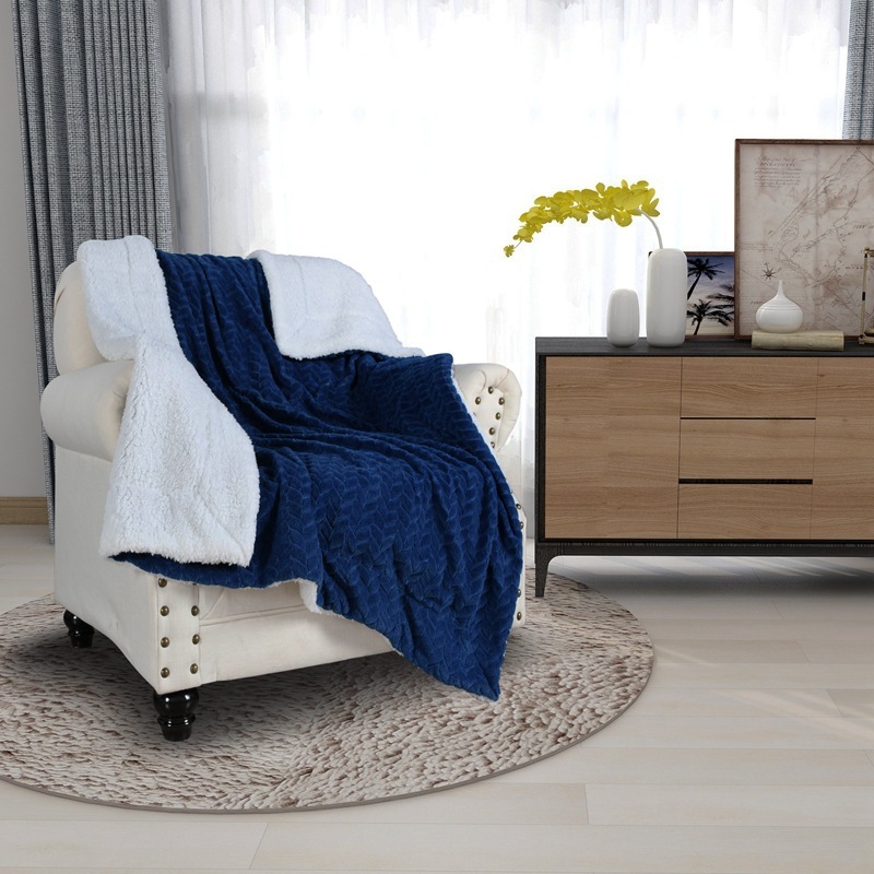 Wholesale 100% Polyester Thick Flannel Fleece Blanket, Super Soft  Portable Double Layer Throw Sherpa Blanket/