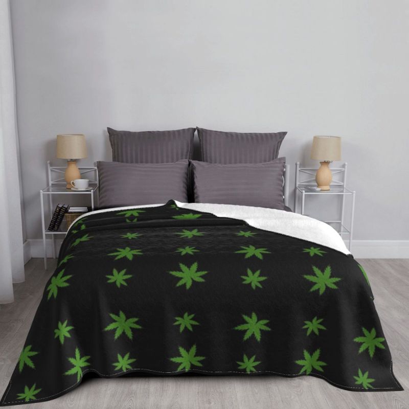 Beautiful Hemp Leaf Blankets Fleece All Season Organic Portable Lightweight Thin Throw Blankets for Bed Car Quilt/