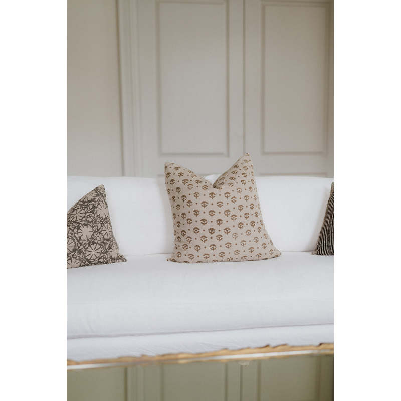 2023 New Design Beige Floral Printed Pillow Case Cushion Cover For Living Room