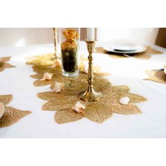 Wholesale Heat Resistant Flower Water Proof Kitchen Pvc Vinyl Color Gold Table Runner for Christmas Day Happy New Year