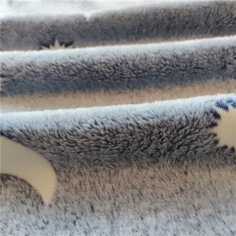 Super Soft Polyester Flannel Fleece Blanket,  Glow in The Dark Throw Blanket for Kids/