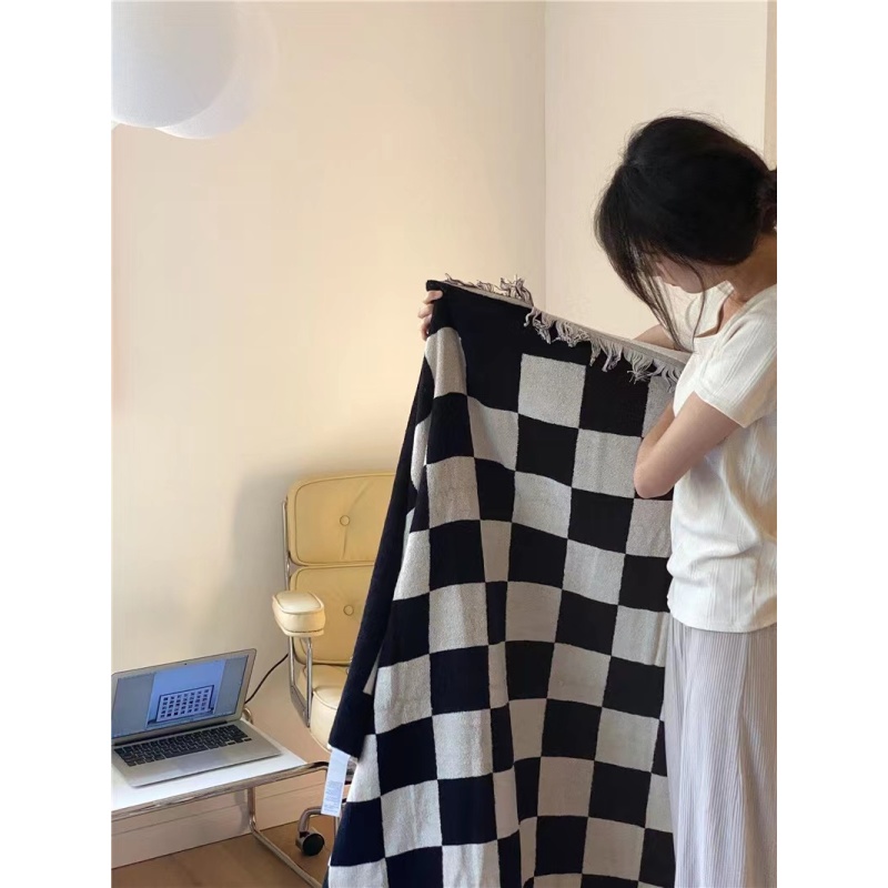 Nordic Style Blankets with Tassel for Bed Sofa Plaid Travel Car Airplane Nap Blankets Soft Wall Tapestry Bedcover Mantas Koc /