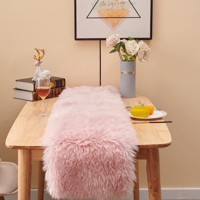 High Quality Modern Small Fur White Thanksgiving Table Runners for Christmas Wedding Party Holiday Birthday Home Farmhouse