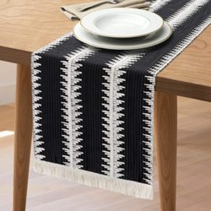 Wholesale 12 in x 71 in Farmhouse Boho Black and White Striped Cotton Woven Fringe Tablecloth For Wedding Party