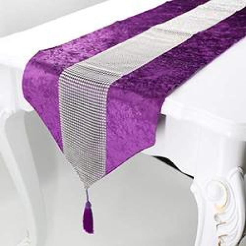 Hot Selling European Market Design Rectangle Luxus Samt stilvolle atmosphare Table Runner For Wedding Party