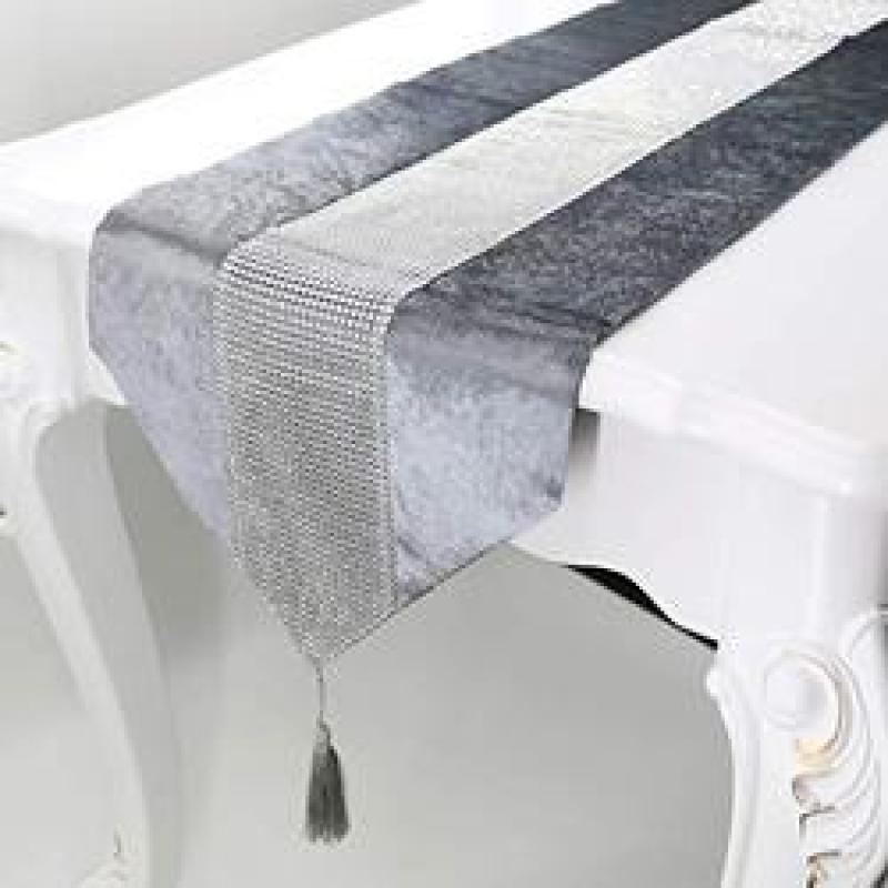 Hot Selling European Market Design Rectangle Luxus Samt stilvolle atmosphare Table Runner For Wedding Party