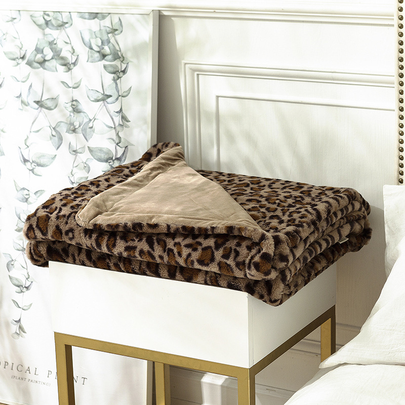 Wholesale Hot Selling Polyester Comfort Fleece Blanket, High Quality Velvet Flannel Khaki Leopard Print Blanket/