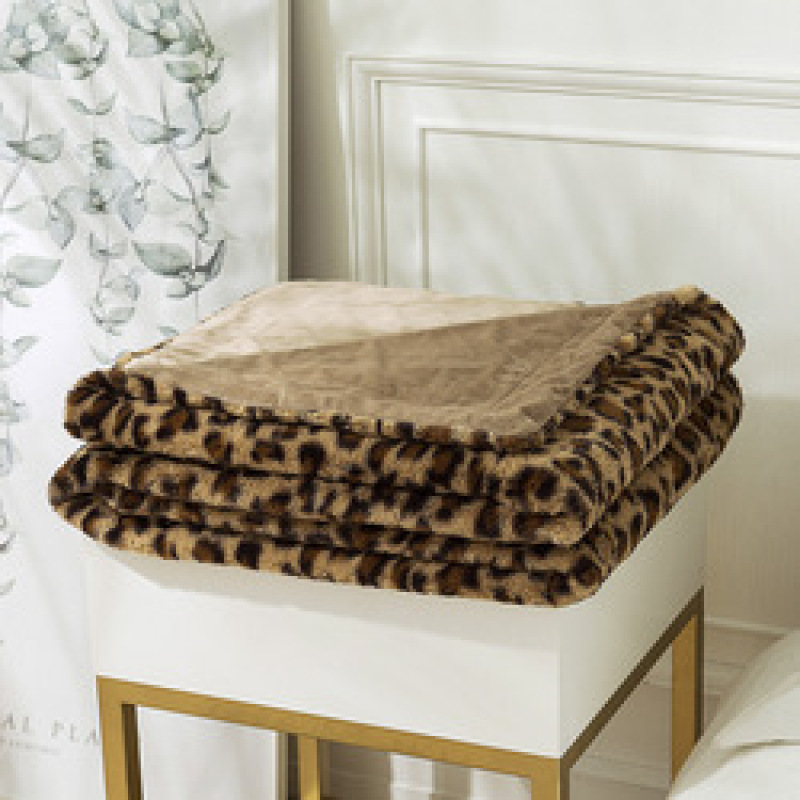 Wholesale Hot Selling Polyester Comfort Fleece Blanket, High Quality Velvet Flannel Khaki Leopard Print Blanket/