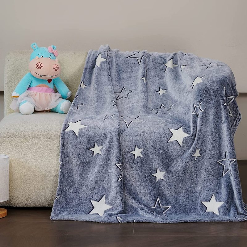 Magical Luminous Flannel Throw Blankets Night Fluorescent Fluffy Kids Blanket Star Moon Warm Sofa Bedspread Nap Leisure Covering