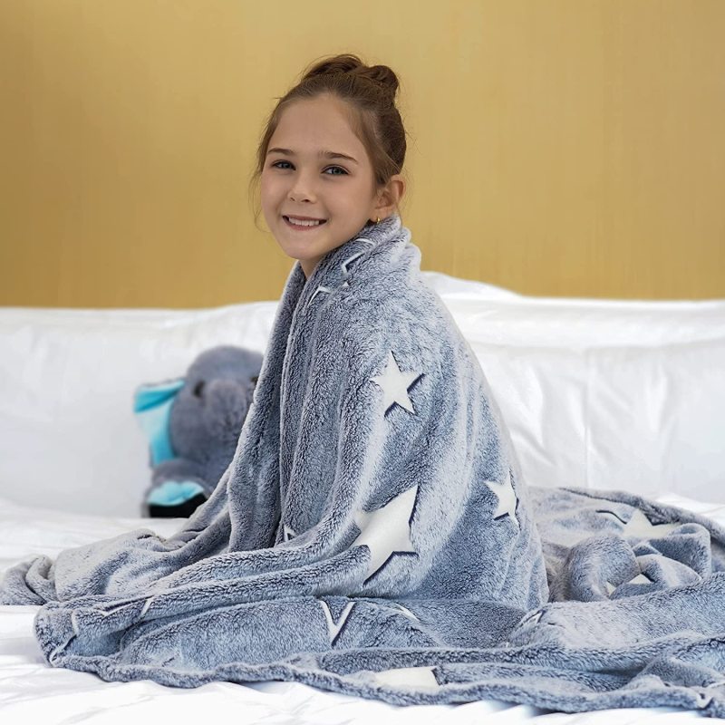 Magical Luminous Flannel Throw Blankets Night Fluorescent Fluffy Kids Blanket Star Moon Warm Sofa Bedspread Nap Leisure Covering