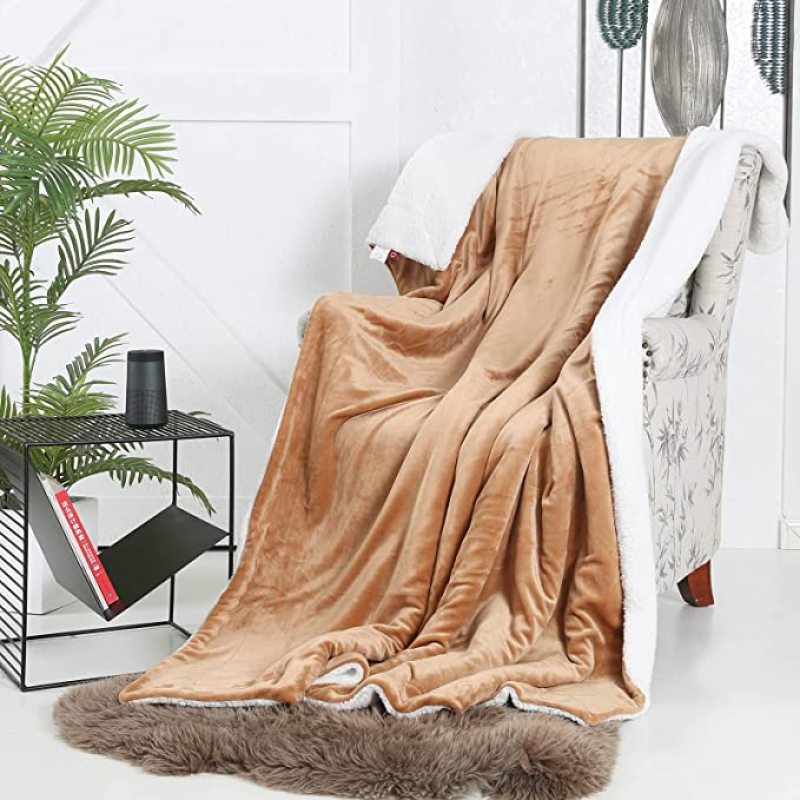 Home Textile Soft Solid Blanket Fleece Flannel Blanket Adult Sofa Bedding Red Green Blue Flannel Throw Blankets for Beds