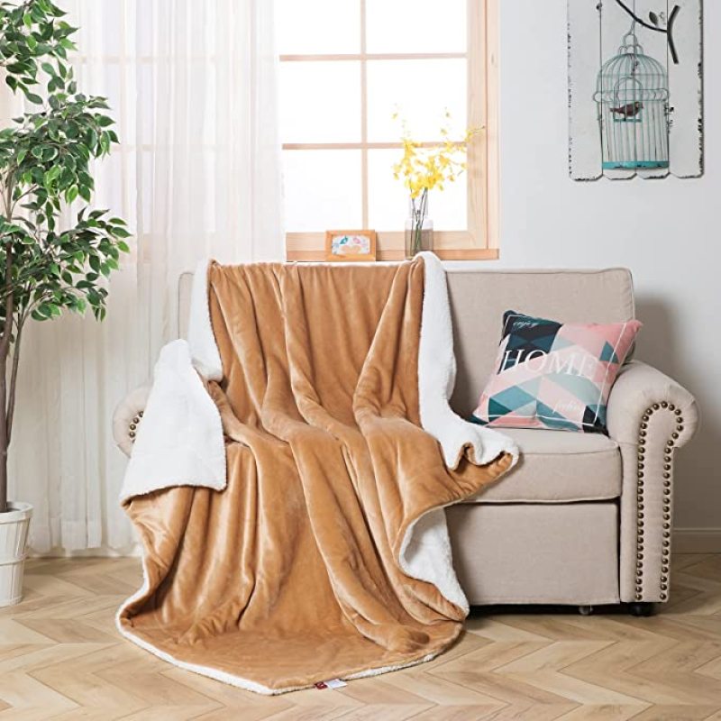 Home Textile Soft Solid Blanket Fleece Flannel Blanket Adult Sofa Bedding Red Green Blue Flannel Throw Blankets for Beds