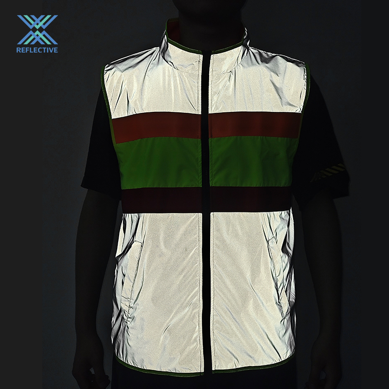 REFLECTIVE SLEEVELESS JACKET