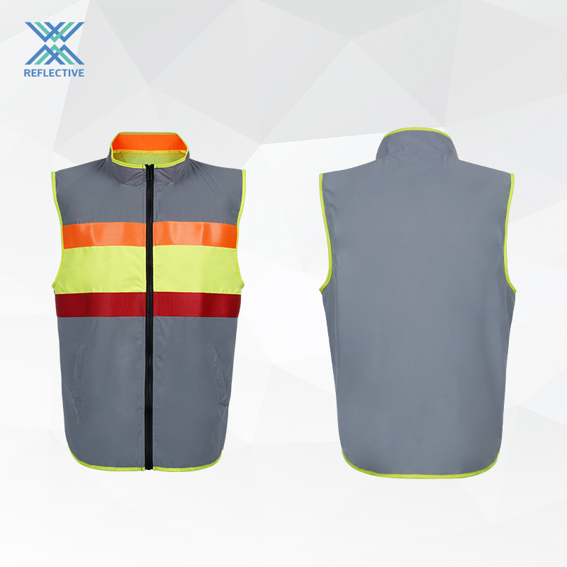 REFLECTIVE SLEEVELESS JACKET