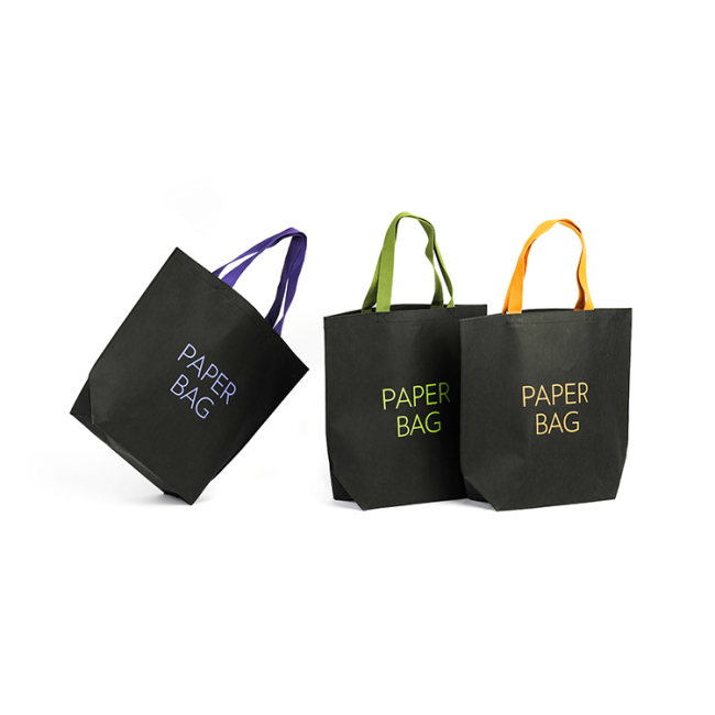 Бумажные мешки крафт-бумаги для покупок Индивидуальные сумки Тоте женщин письма шаблона логотипа большие черные
