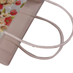 Logo personnalisé Shopping Packaging Kraft Brown Paper Sacs-cadeaux en petite quantité en vrac avec poignées