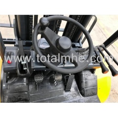 2.5 ton 4WD Rough Terrain Forklift with Yanmar 4TNE98 Engine