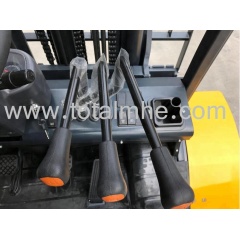 2.5 ton 4 wheel drive (4WD) Rough Terrain Forklift with 2500 kgs capacity