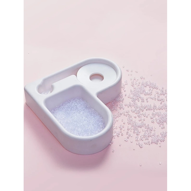 Twin-bowl Automatic Pet Waterer Settle at Corner Of Wall