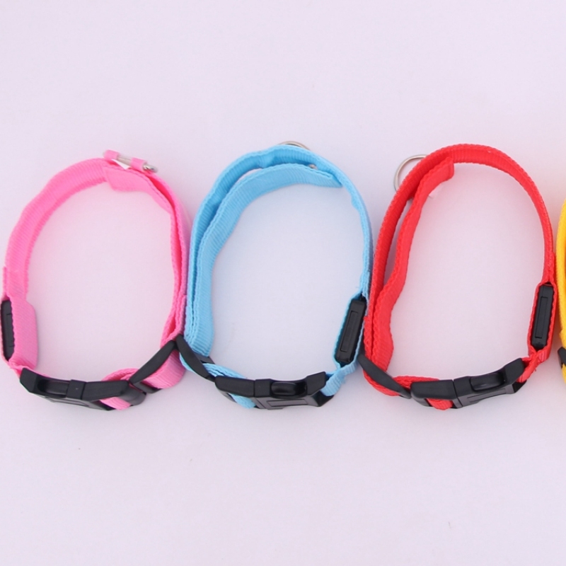 Wholesale Pet Night Safety Flashing Nylon Luminous Led Dog Cat Collar Customized Light Up Adjustable Led Pet Collar