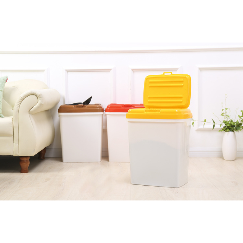 Wholesale Pet Food Storage Barrel Cat Dog Food Sealed Container Food Storage Bin With Scoop