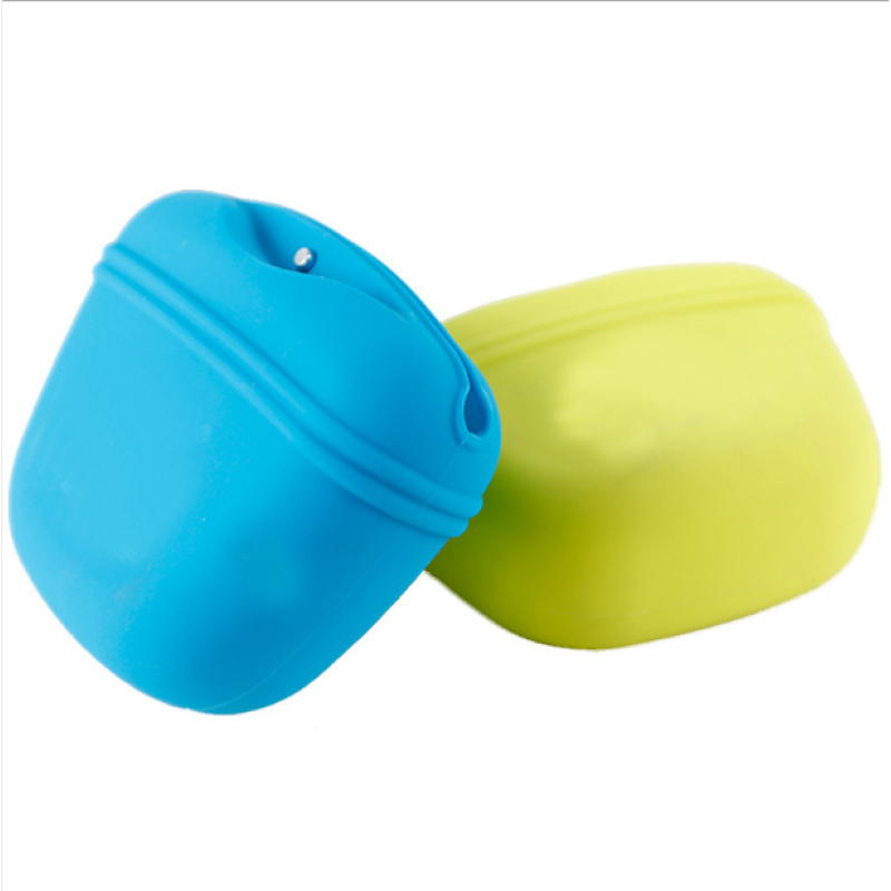 Silicone Dog Treat Pouch with Clip and Magnetic Closing Portable Waist Bag Bait Treat Snack Holder dog training pouch bag