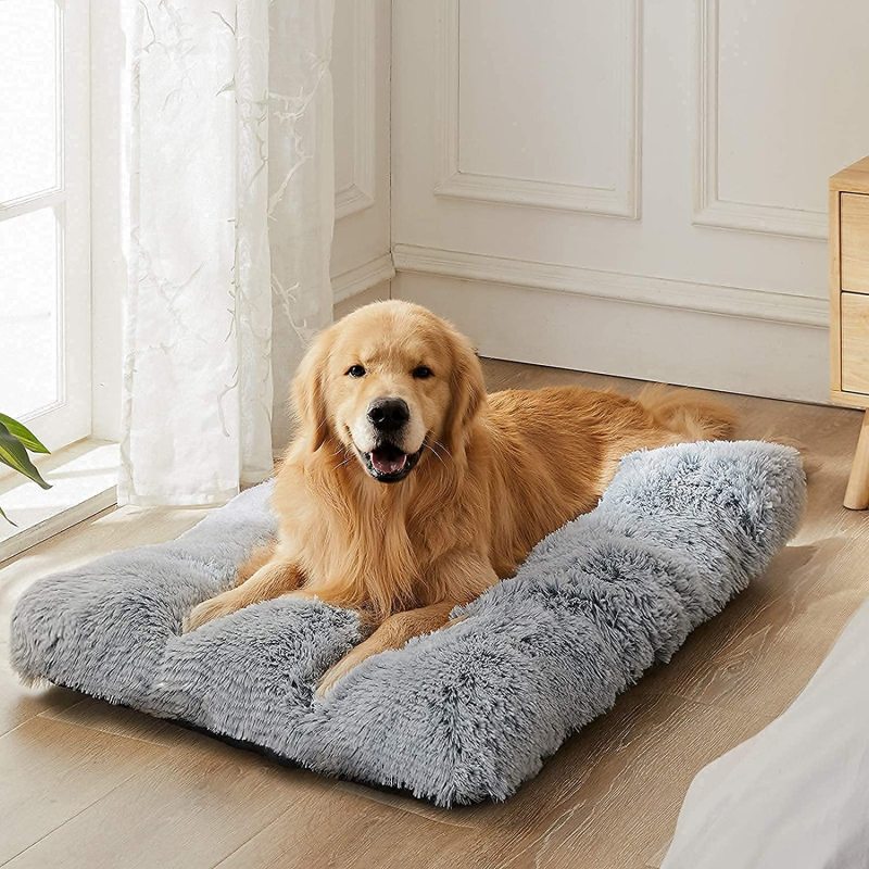 Different Size Dog Crate Pad Soft Feeling Sleeping Couch Dog Bed Non-Slip On The Ground Or Indoor Use