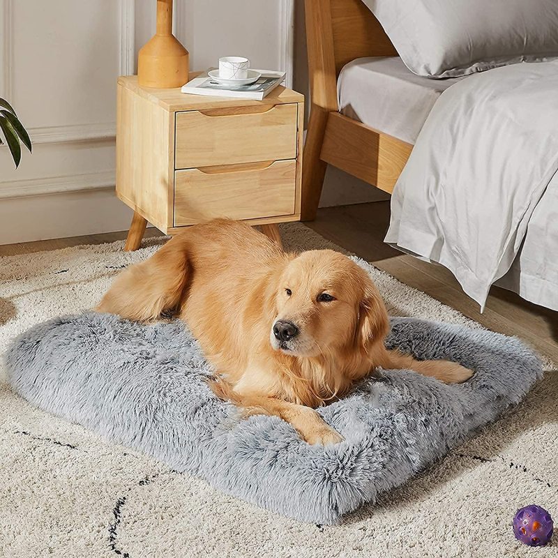 Different Size Dog Crate Pad Soft Feeling Sleeping Couch Dog Bed Non-Slip On The Ground Or Indoor Use