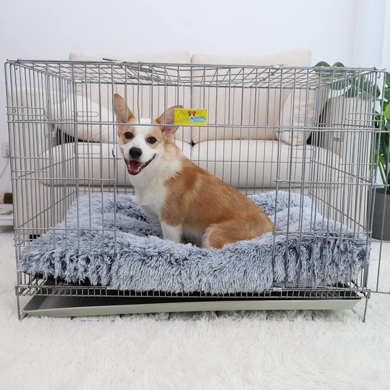 Different Size Dog Crate Pad Soft Feeling Sleeping Couch Dog Bed Non-Slip On The Ground Or Indoor Use