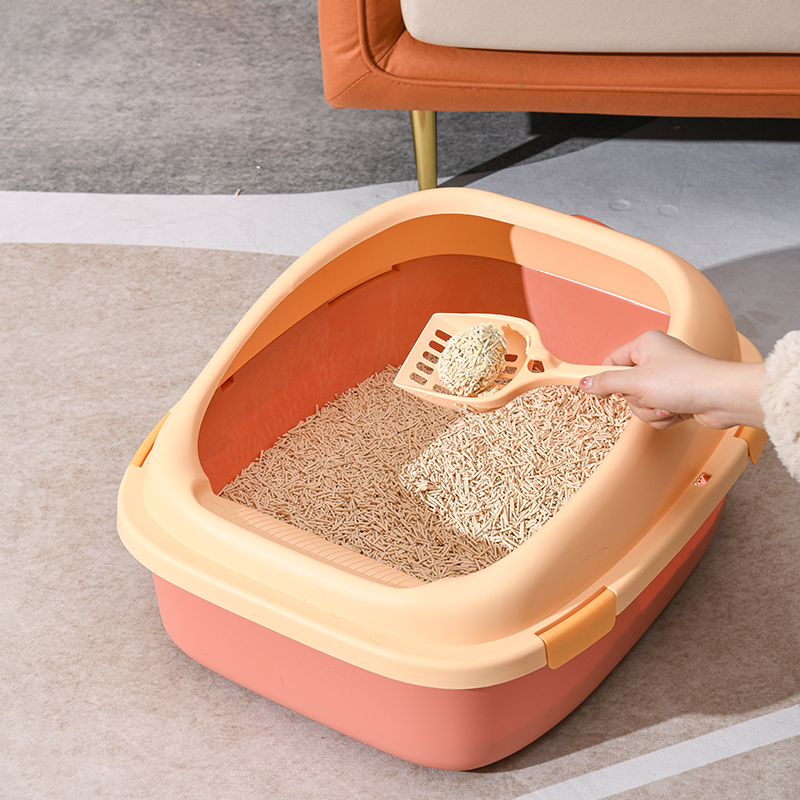 Semi-enclosed cartoon litter box spill-proof deodorant cat toilet cat litter