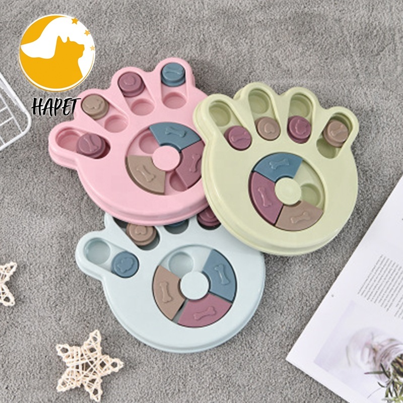 Amazon best seller dog intelligence toy pet interactive toy plastic toy slow feeder