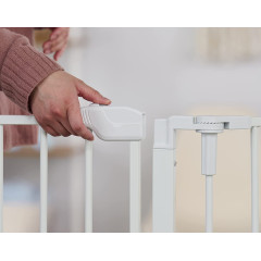 Wall Mounts and Hardware Configurable Baby Gate Use at Living Room For Pet