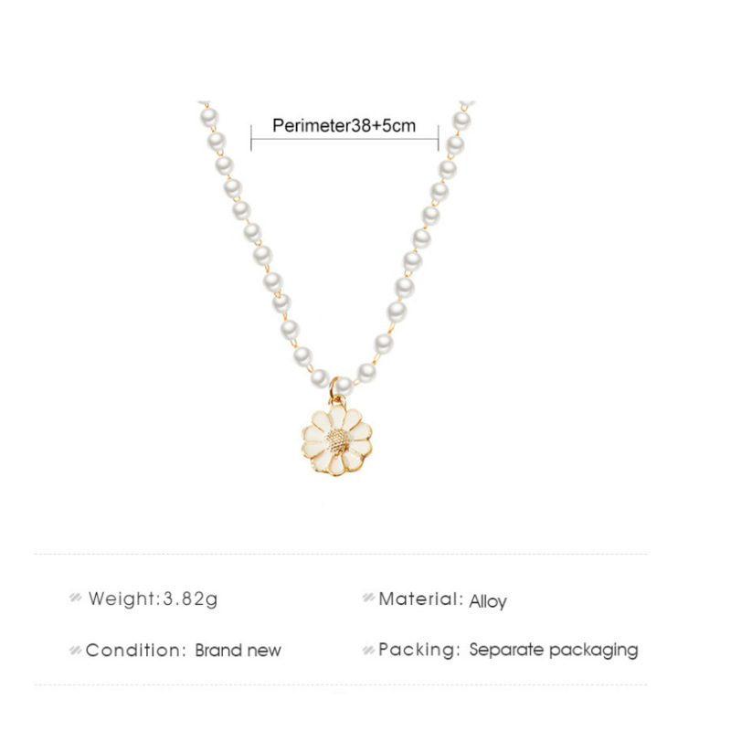 2021 New Fashion Simple Temperament Small Fresh Alloy Chrysanthemum Pendant Pearl Necklace