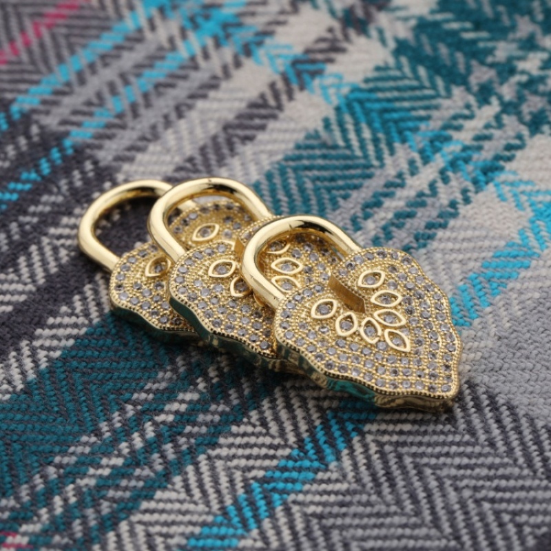 Custom Wholesale Fashion Korean Gold Plated Copper Heart Lock Design Zircon DIY Jewelry Accessory for Bracelet Necklace Making