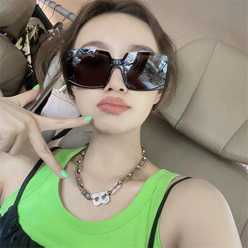 Personalized Design Punk Geometric Irregular Gold Plated Large Chain Letter B Necklace For Women