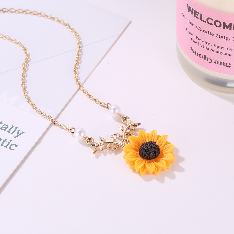 Vintage Creative Design Daily Jewelry Necklace Temperament Pearl Sunflower Pendant Necklace For Women