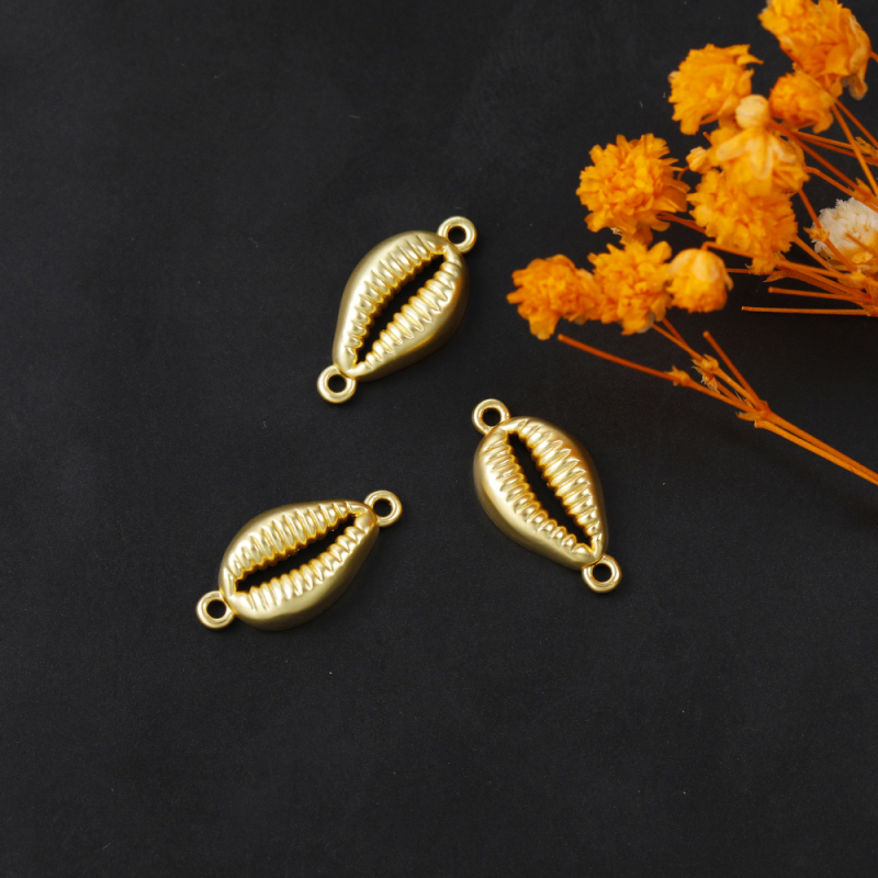 High Quality  Necklace Bracelets Jewelry for Womens Special Design Shell Jewelry Pendants Charms for Jewelry Making
