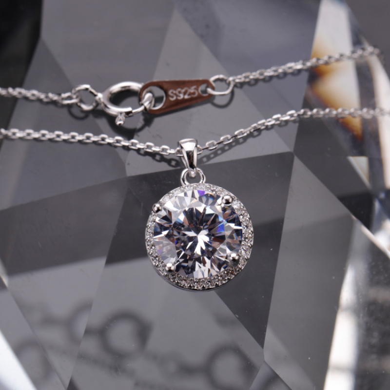 Classic Design Round Diamond Insert S925 Silver Pendant Jewelry Necklace