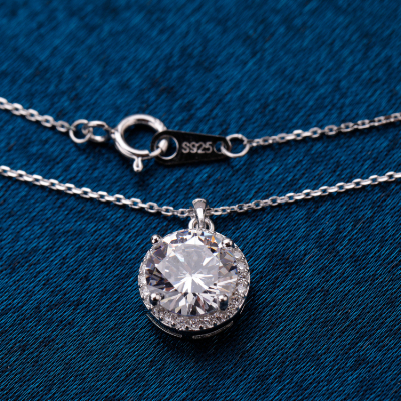 Classic Design Round Diamond Insert S925 Silver Pendant Jewelry Necklace